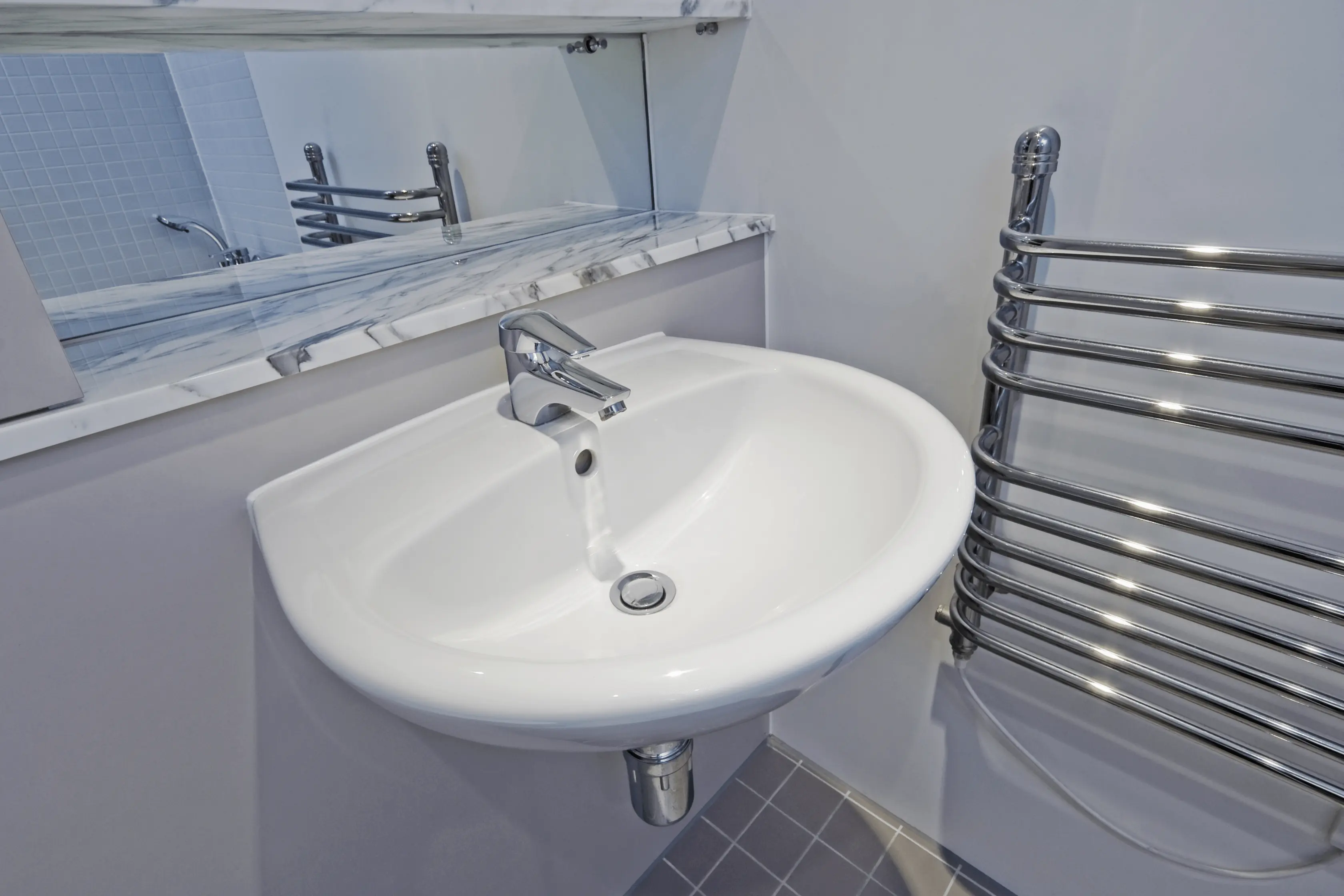 Towel Rail With Stylish Durable Chrome Tap